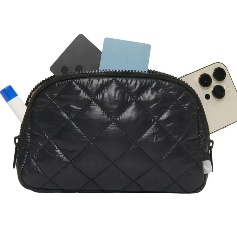 Lolë Unisex Quilted Fanny Pack Belt Bag Black NWOT - Picture 3 of 6